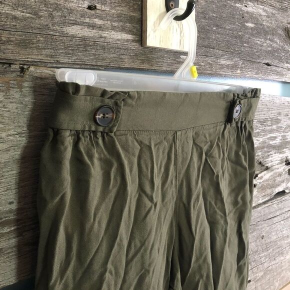 suzy Shier Size Small Green Paperbag Waist Capri Pants - Picture 2 of 5